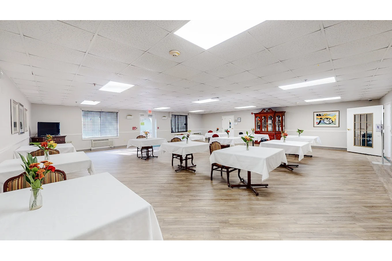 PruittHealth - Augusta Hills Skilled Nursing & Rehabilitation Center Senior Care in Augusta, Georgia dining room