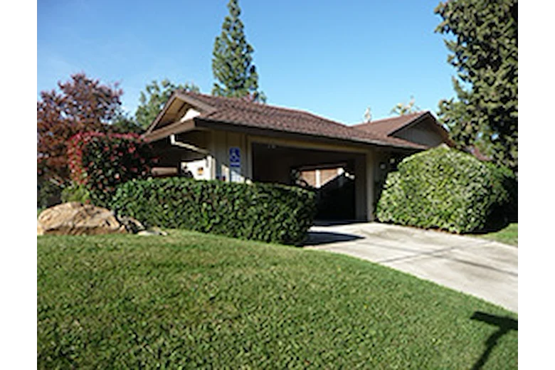Image of Redding RHF Housing - Cottonwood (1)