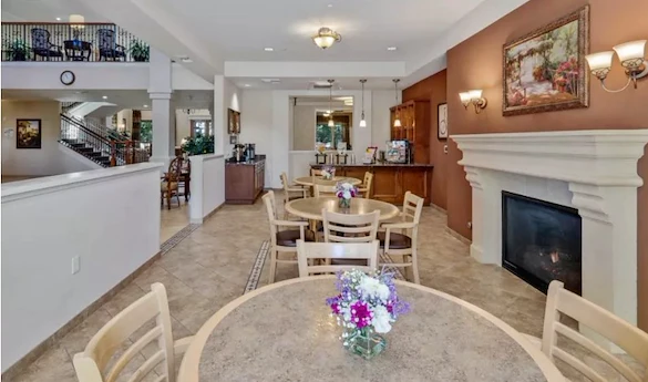 Image of Oakmont of Fresno (5)