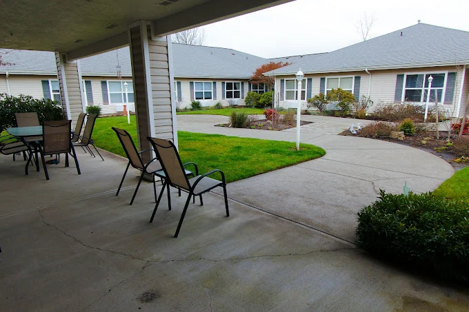 Image of The Iris by Bonvaneture (10)