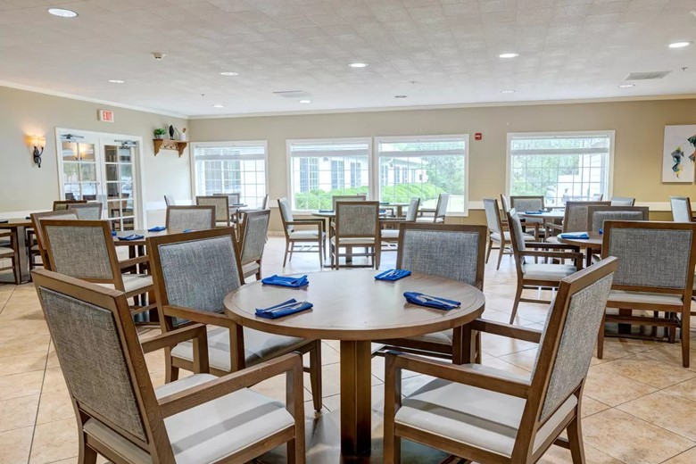 Image of Glen Oaks Alzheimer’s Special Care Center (2)