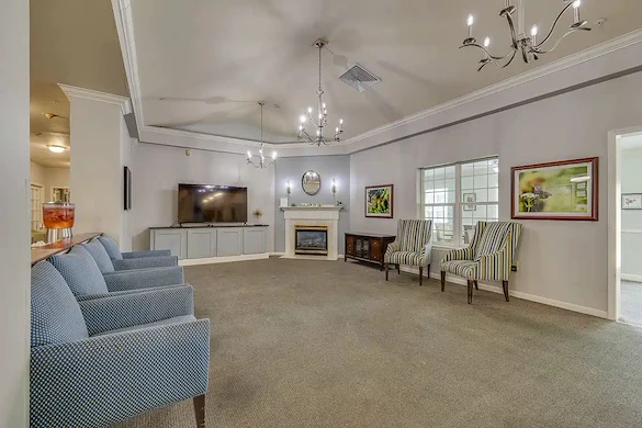 Image of Seven Hills Square Memory Care (4)