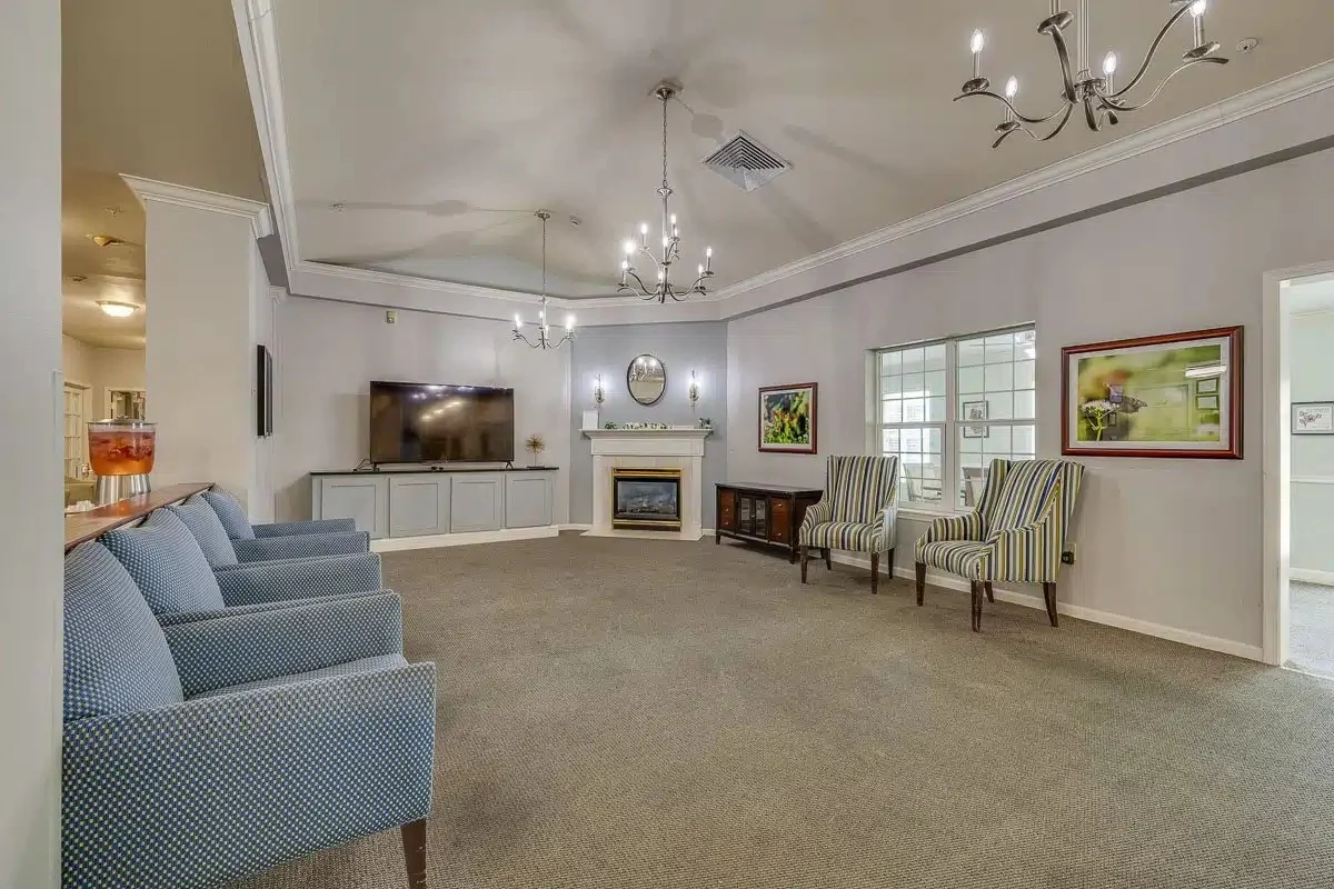 Image of Seven Hills Square Memory Care (4)