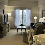 Long House senior living community offering independent living and respite care in Erlanger, KY, apartment living room