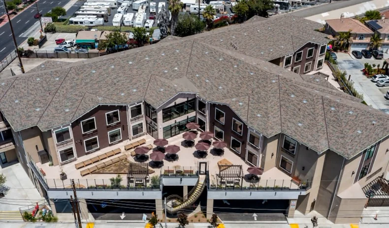 Image of Beach Terrace (2)