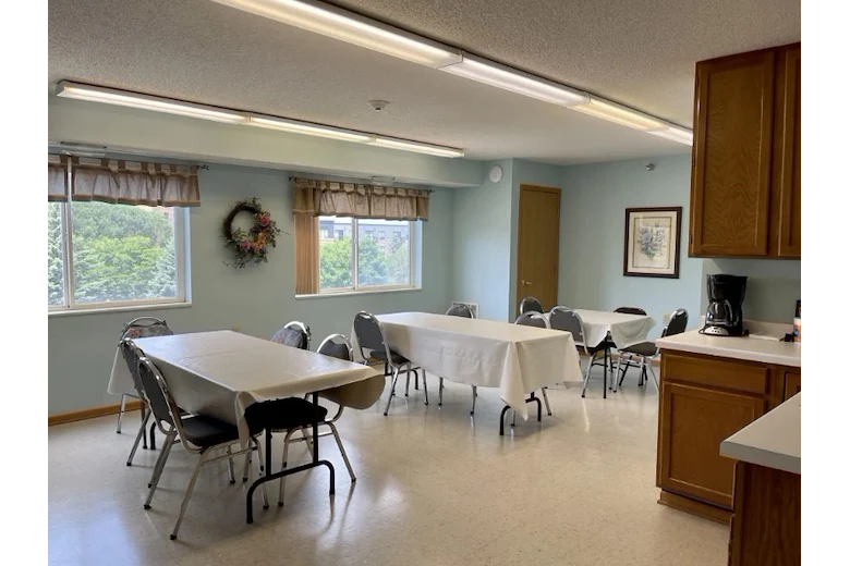 Image of Parkway Cooperative of Burnsville (4)