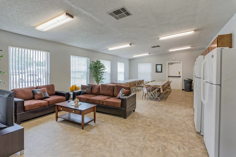 Image of Shafter Senior Manor Apartments (7)