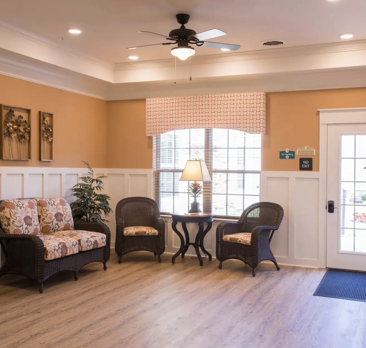 Image of Morning Pointe Senior Living at Happy Valley (3)