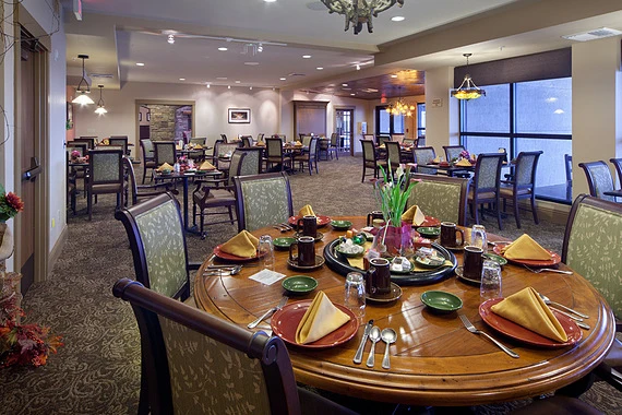 Alto Clermont, senior living community offering assisted living, memory care, and respite care in Clermont, FL, dining room