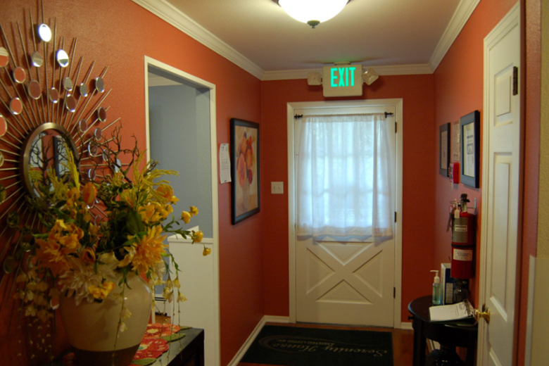 Image of Serenity House Assisted Living at 22nd Pl (4)