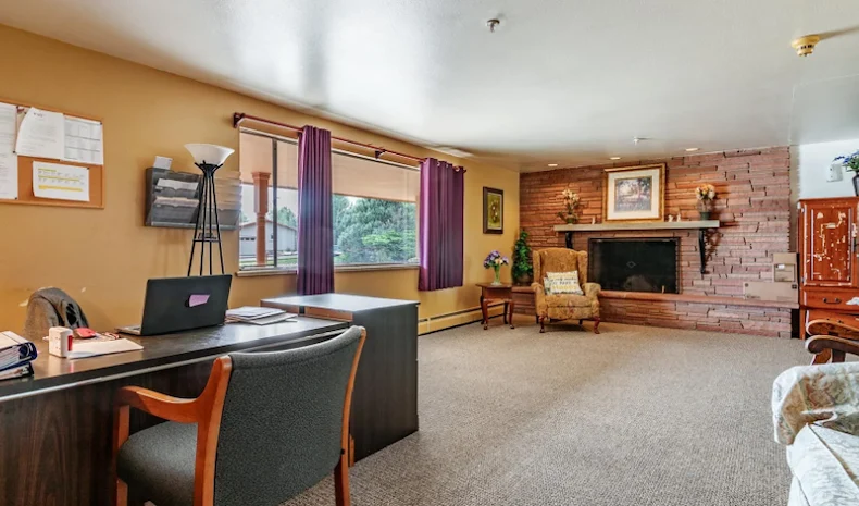 Image of Woodburn Home (2)