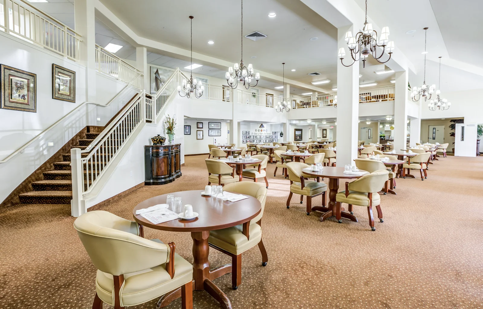 Salishan Gracious Retirement Living Hawthorn Senior Independent Living in Spring Hill, Florida dining room