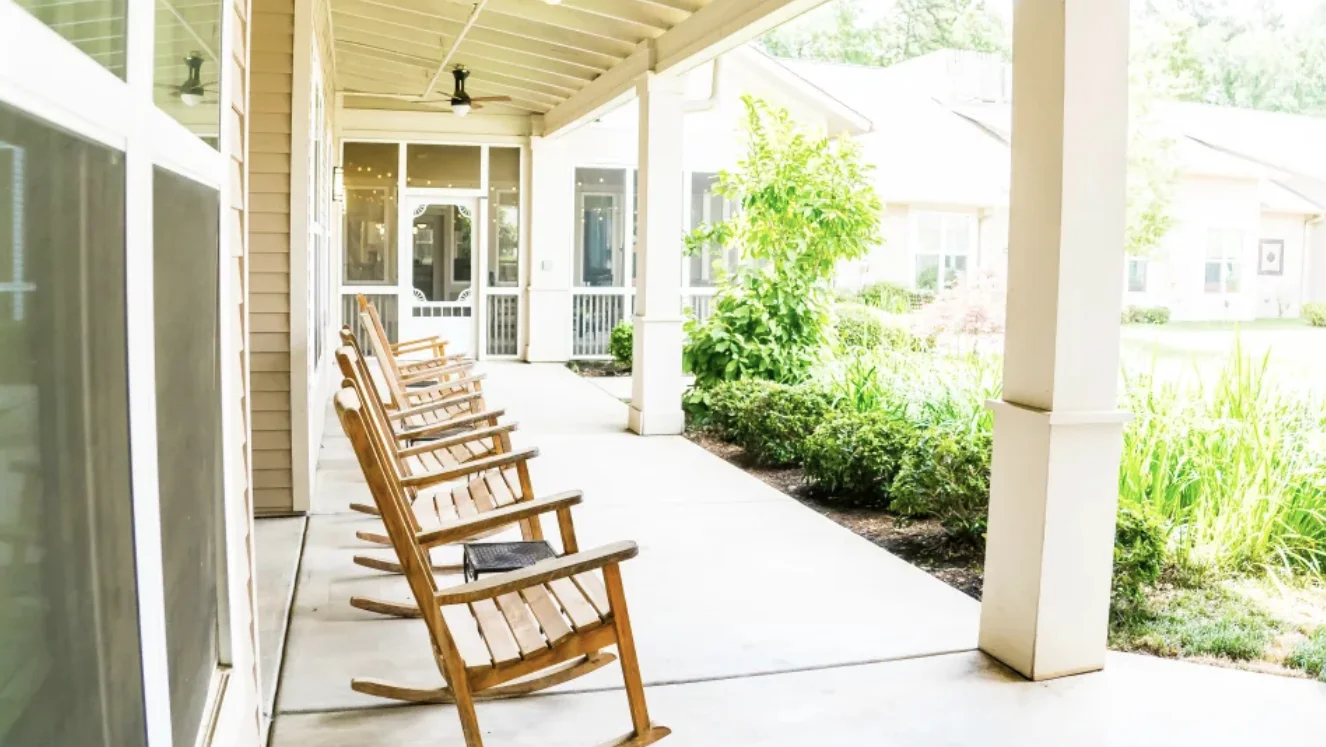Pinnacle Place Senior Assisted Living Memory Care in Little Rock, AR front exterior patio