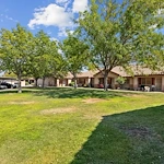 Image of Henderson Manor (3)