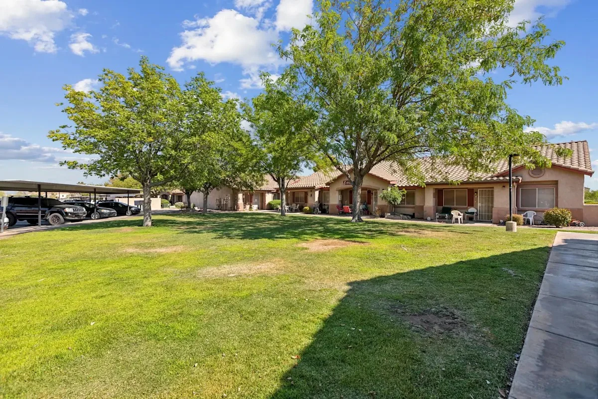 Image of Henderson Manor (3)