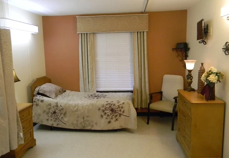 Image of Colonial Manor Nursing Center (3)