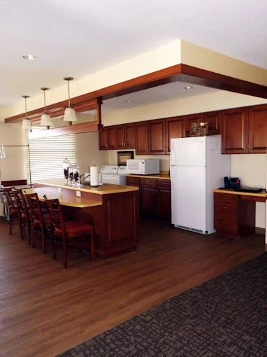 Image of Roselawn Manor Senior Living (3)