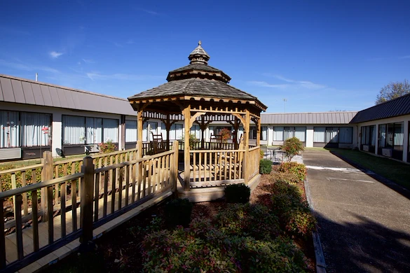 Image of Meadowbrook Healthcare & Rehabilitation Center (4)