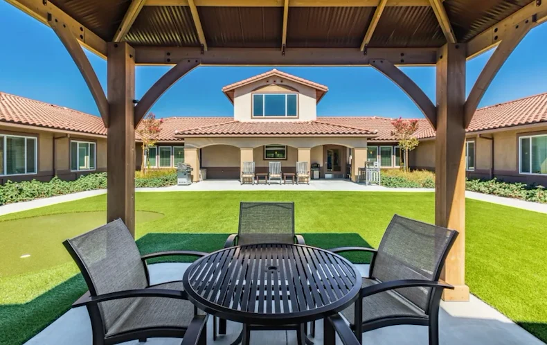 Vineyard Place Assisted Senior Living Memory Care in Murrieta, CA rear outdoor