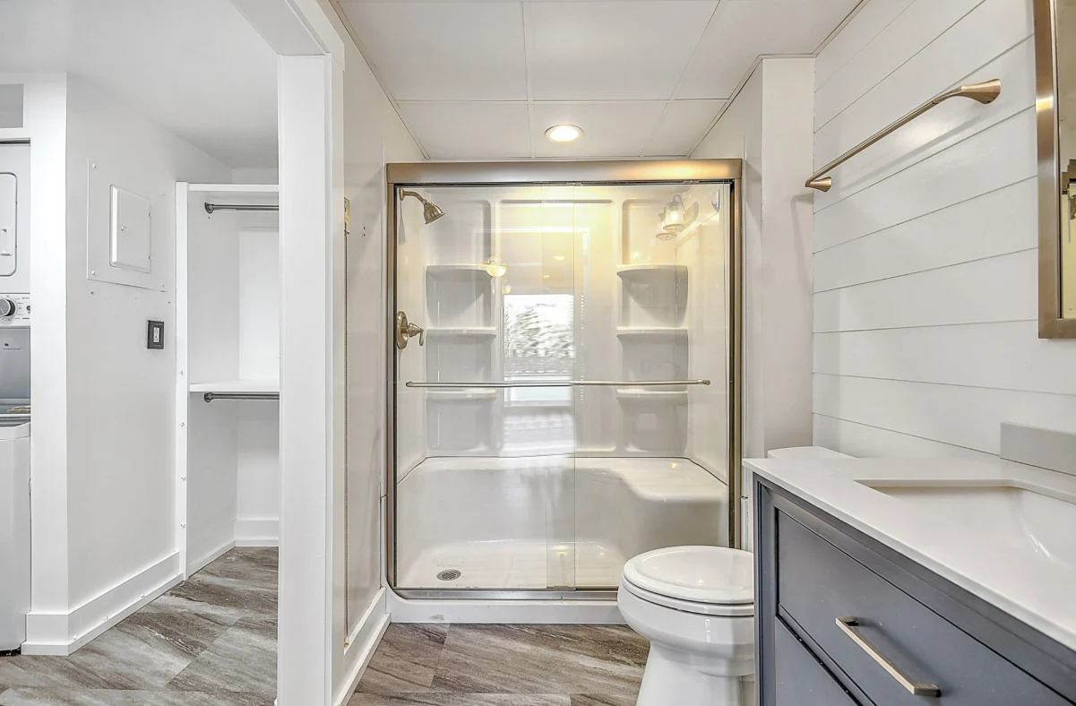 Asbury Place Kingsport, senior living community offering independent living, assisted living, and memory care in Kingsport, TN, bathroom