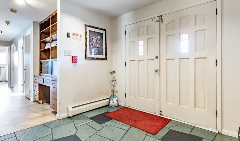 Image of Woodburn Home (4)