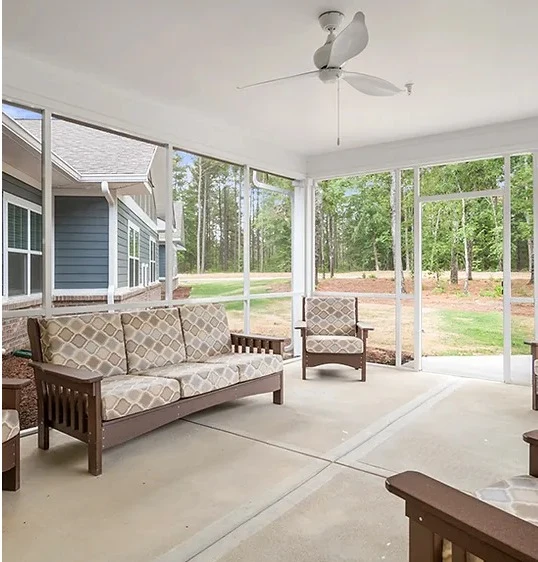 Image of Lakeside Place (2)