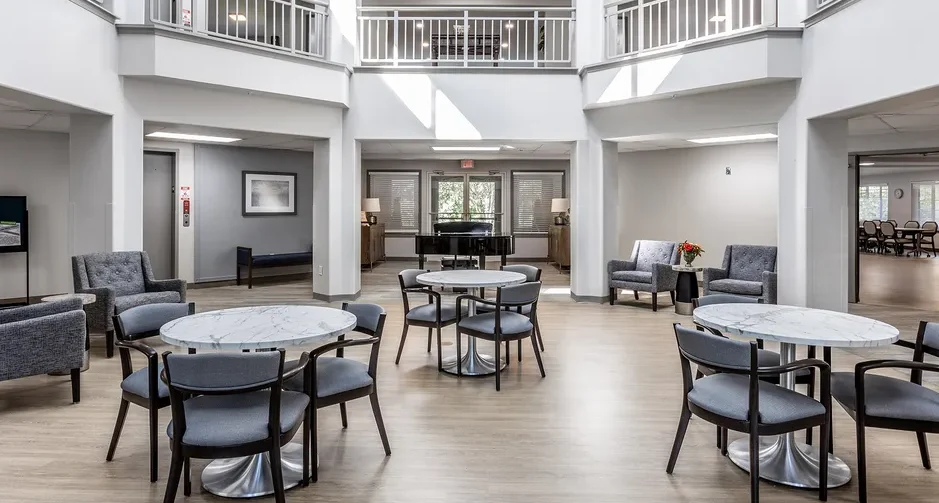 Image of Holiday Redbud Hills (2)