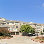 Pioneer Ridge Gracious Retirement Living Hawthorn Senior Independent Living in McKinney, Texas front exterior