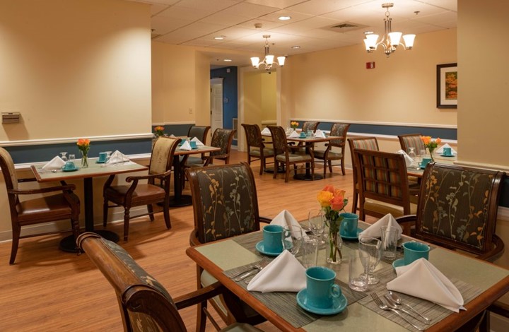 Image of Charter Senior Living of Dedham (4)