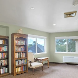 Whealdon Estates by Barclay House senior living community offering independent living in Baton Rouge, LA, library