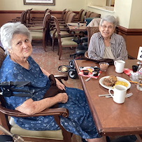 Brookdale Summer Ridge residents enjoying good food and good company