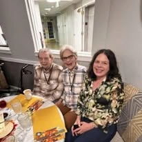 Avamere at Hillsboro Senior Living in Oregon residents at the table