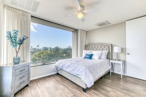 Life at Bay Towers at Bixby Knolls Senior Living-photo-2