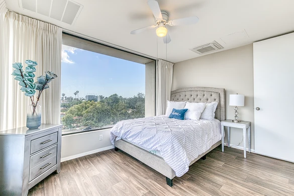 Life at Bay Towers at Bixby Knolls Senior Living-photo-2