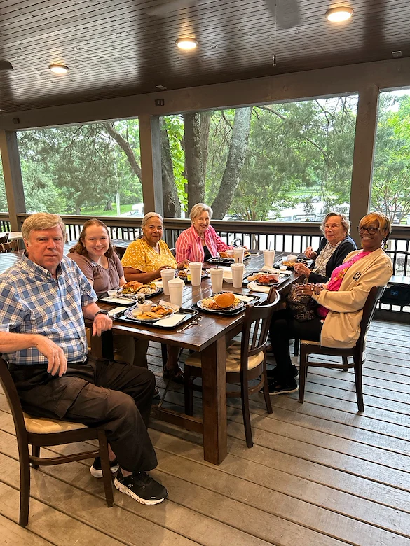 Brookdale Green Hills Cumberland outing to a restaurant