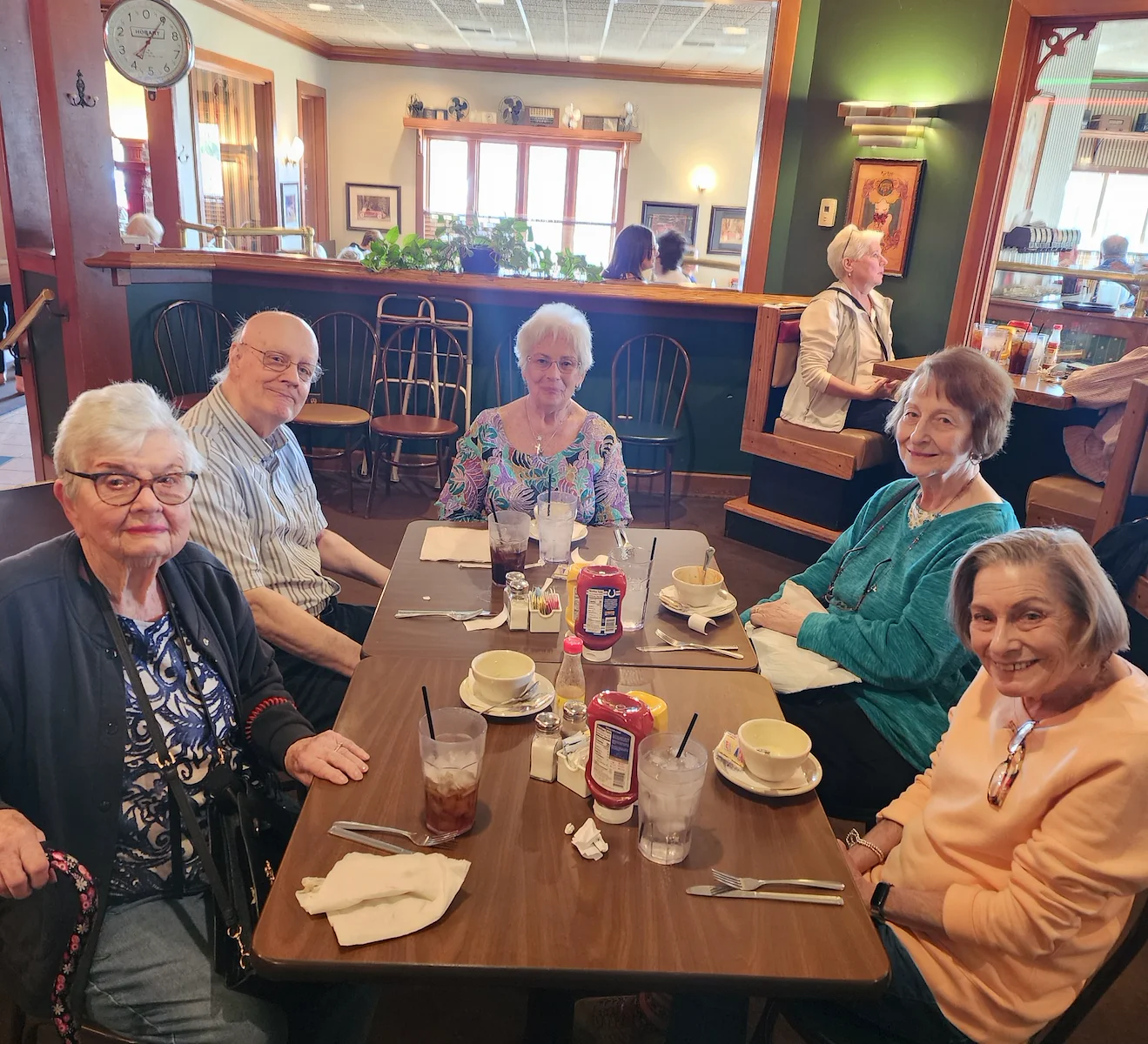 Allisonville Meadows Assisted Living offering assisted living, memory care, and respite care in Fishers, IN, residents enjoying an outing to a restaurant