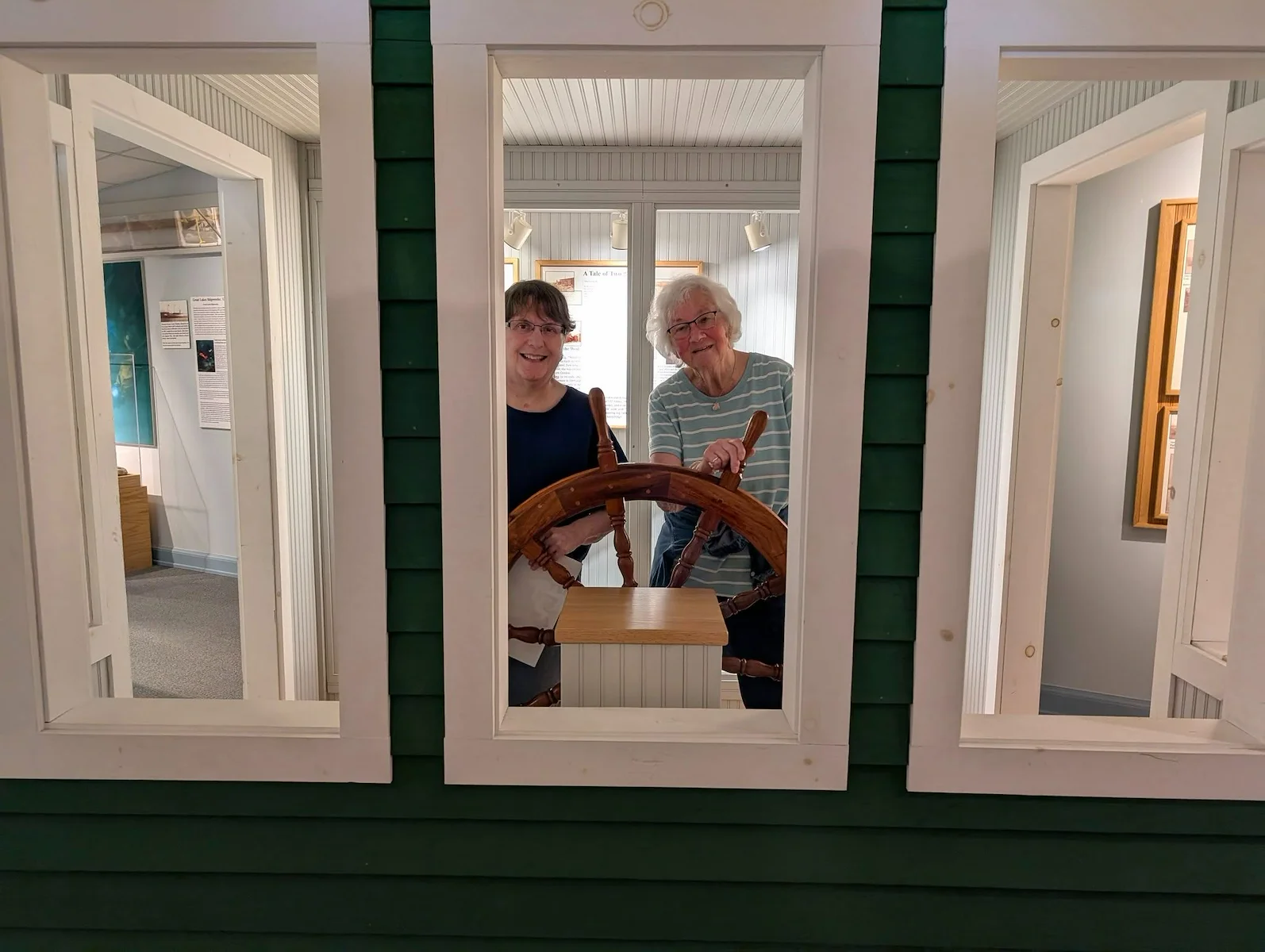 Charter Senior Living of Bay City residents enjoy a trip to the museum