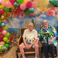 Luau pose