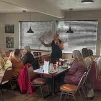 Avamere at South Hill Senior Living in Spokane, Washington residents out to eat
