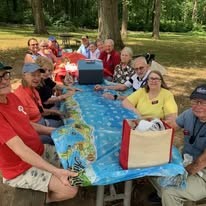 Ivy Creek Gracious Retirement Living Hawthorn Senior independent Living in Glen Mills, Pennsylvania residents having a picnic outside
