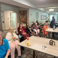 Avamere at Sherwood Assisted Senior Living in Oregon residents socializing