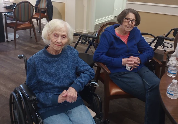 American House Sterling Heights, senior living community offering independent living and respite care in Sterling Heights, MI, smiling residents