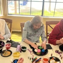 The Oaks of Pasadena doing arts and crafts
