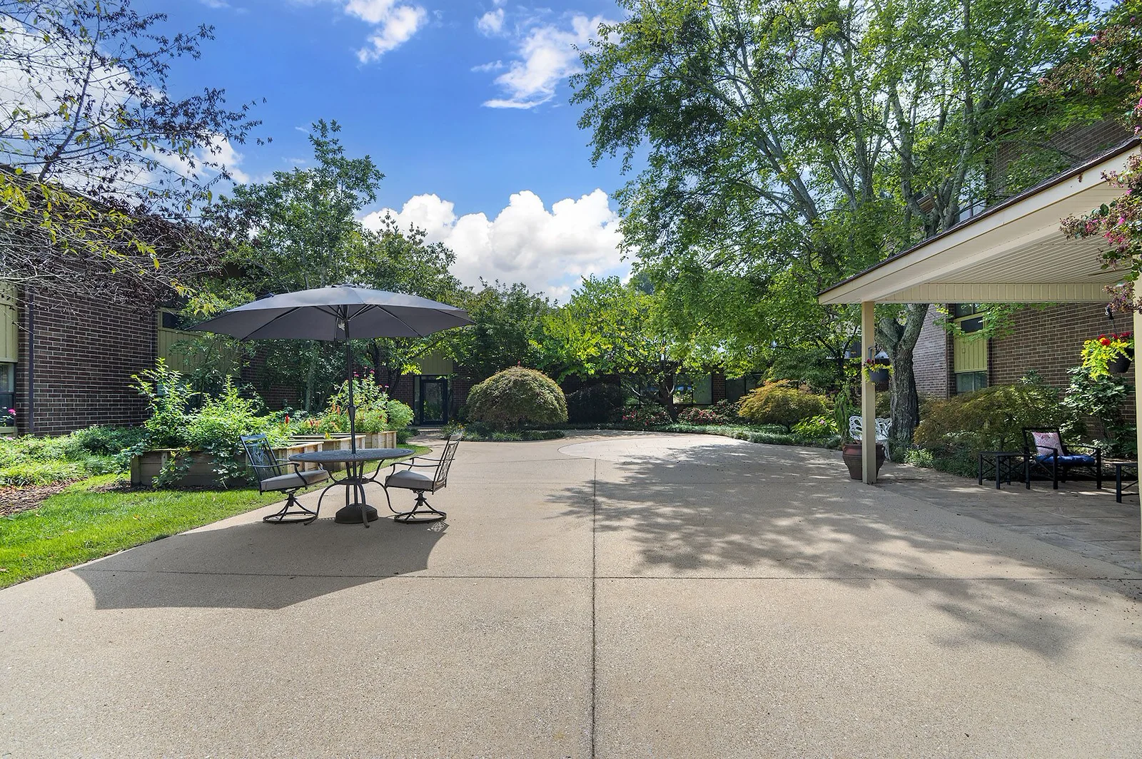 Life at Hickory Valley Retirement-photo-5