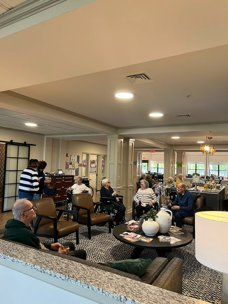 Life at Charter Senior Living of Mequon-photo-10