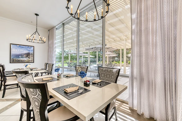 Life at Bay Towers at Bixby Knolls Senior Living-photo-1