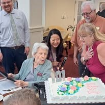 Alexis Estates Gracious Retirement Living Hawthorn Senior Living community in Allen, TX resident celebrating birthday