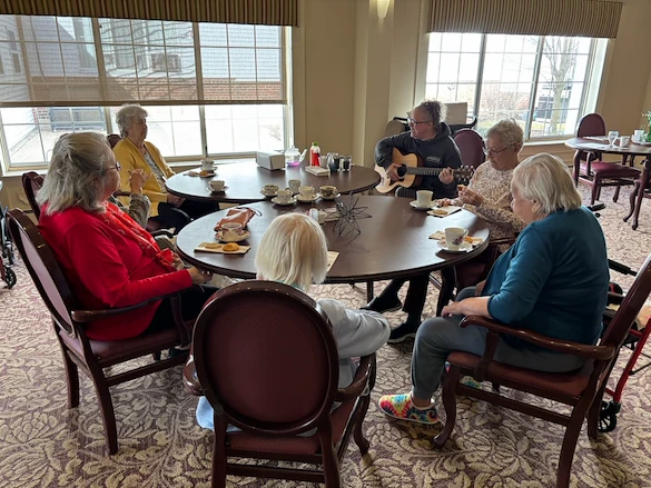 American House Elmwood, senior living community offering independent living, assisted living, memory care, and respite care in Rochester Hills, MI, residents socializing