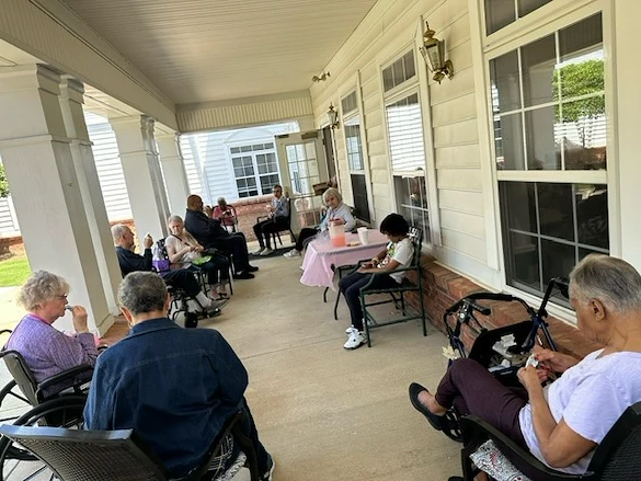 Life at Charter Senior Living of Vinings-photo-10