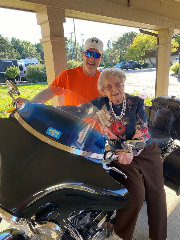 American House Stone senior living community offering independent living and respite care in Rochester Hills, MI, resident smiling